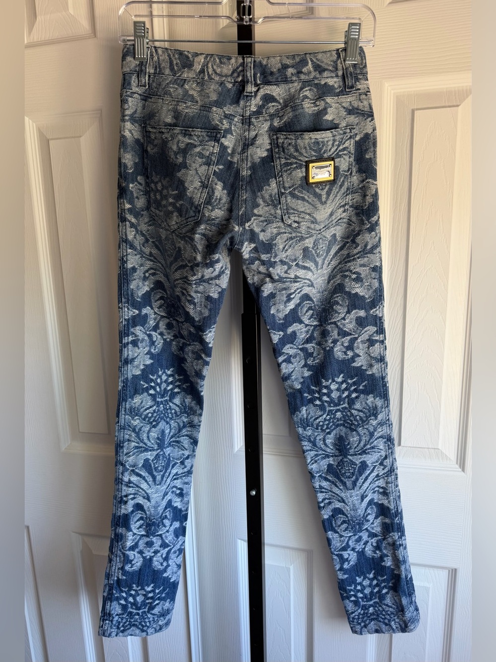 Dolce & Gabbana Blue Jacquard Denim Jeans
Size: 38 EUR/ 4 USA - Picture 3 of 10